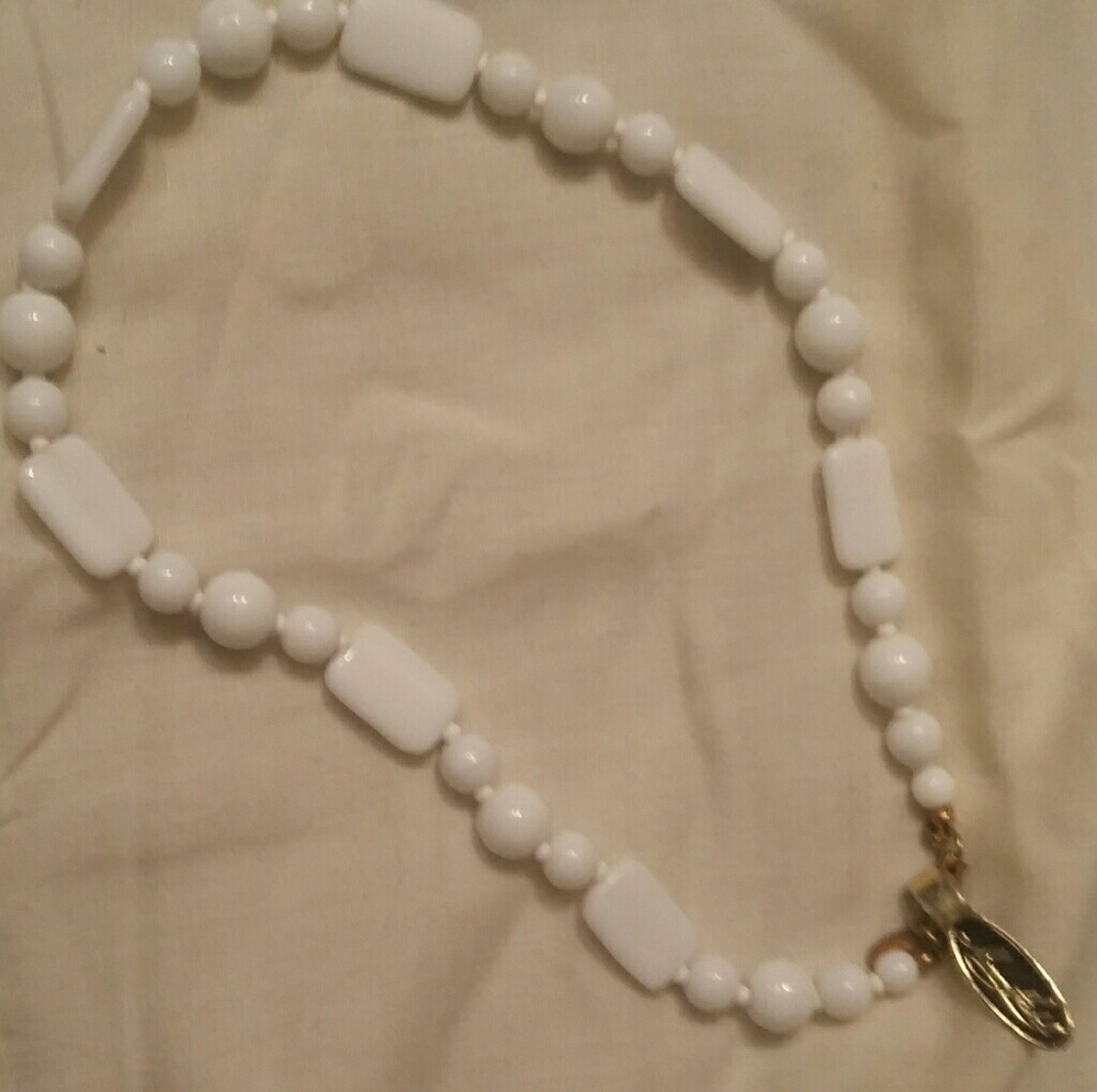 Miriam haskell glass necklace